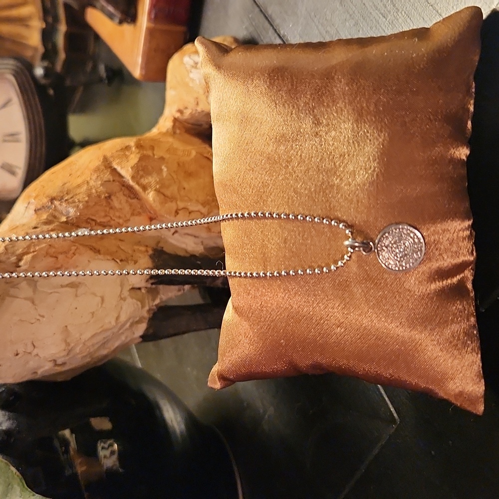 Pretty 925 Sterling Silver Necklace With Mexican Sundial Charm.